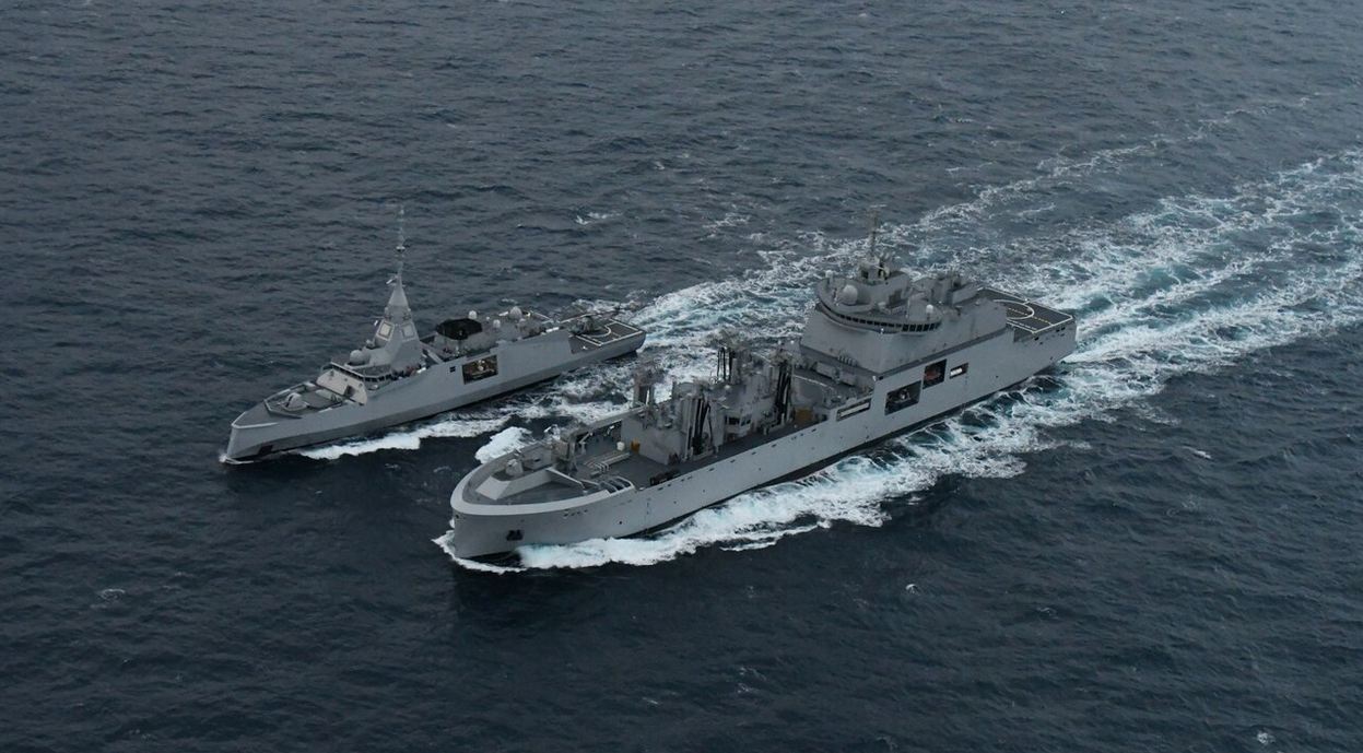 Le Jacques Stosskopf et l'Amiral Ronarc'h au large de Brest