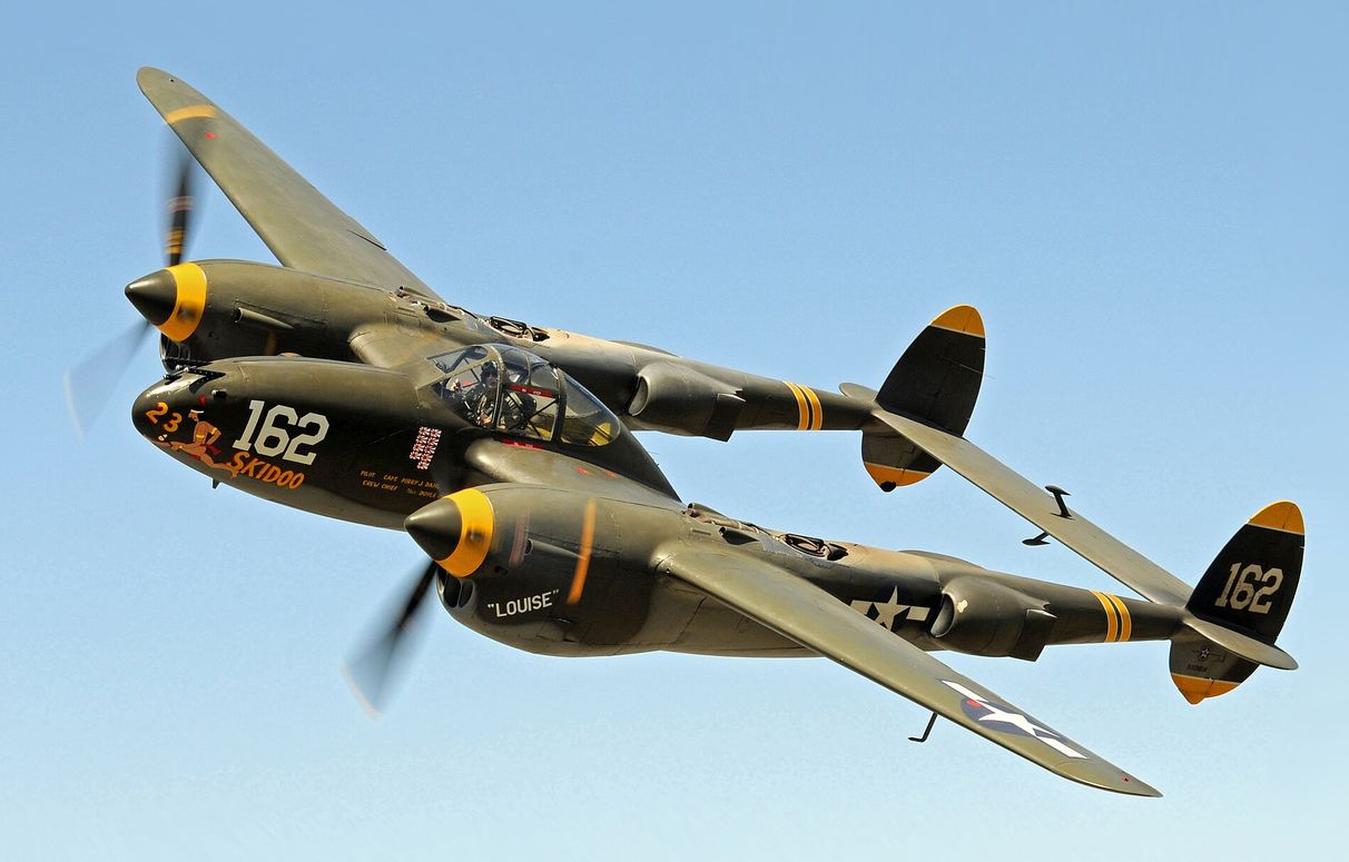 avion de chasse P-38 Lightning