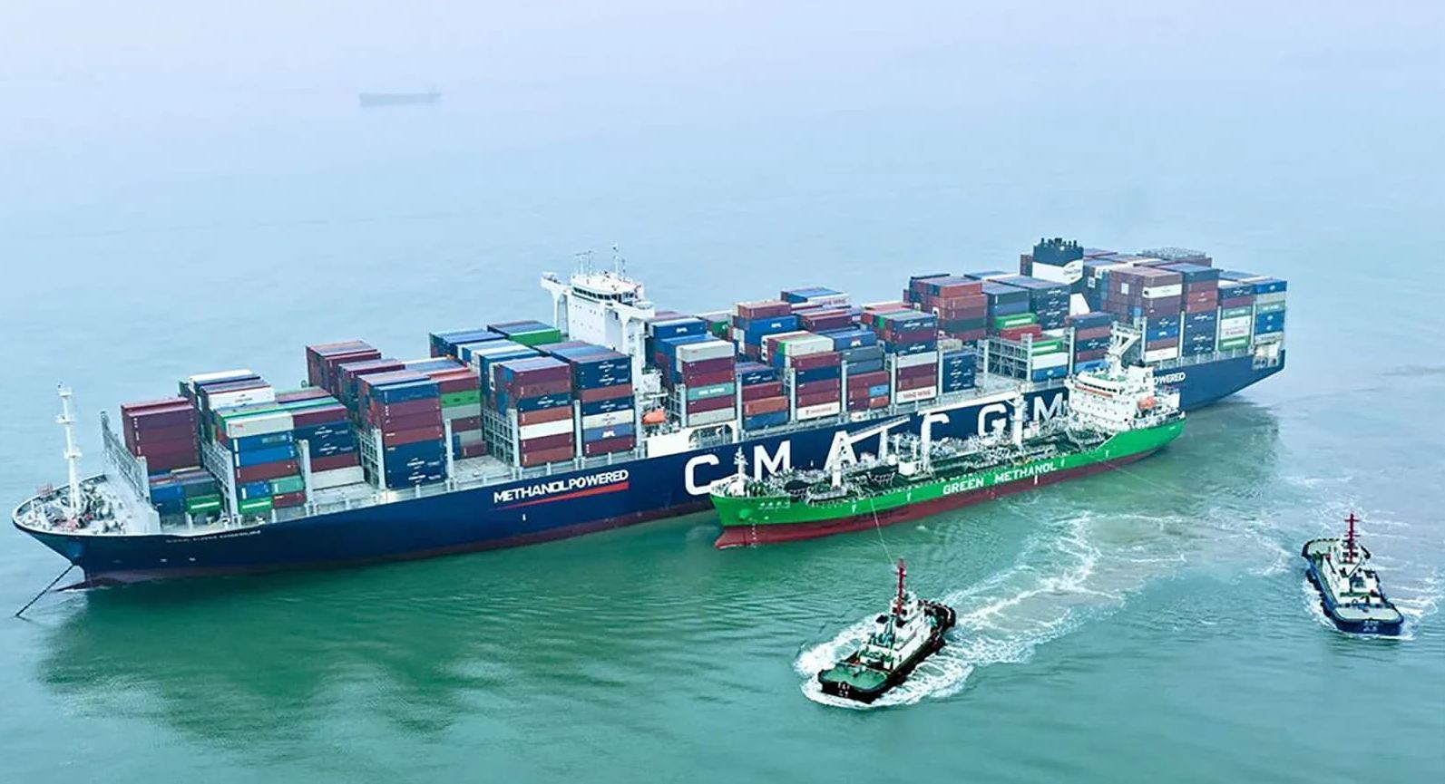 grand porte-conteneurs CMA CGM port de Yangshan