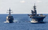 navire de guerre dans le détroit d'Ormuz