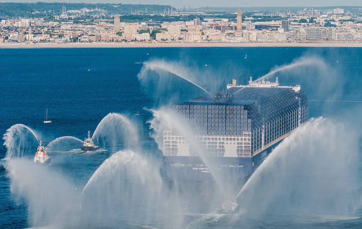 porte-conteneurs CMA CGM Notre-Dame à quai au Havre