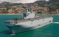 porte-hélicoptères amphibie Dixmude de la Marine nationale