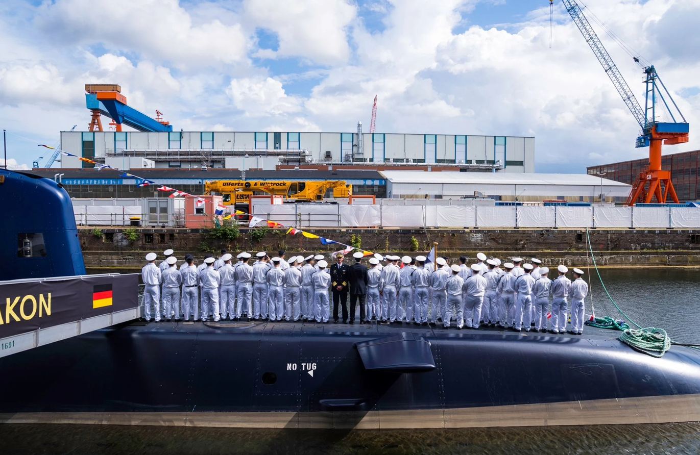 sous-marin Drakon à quai lors de la cérémonie de livraison à Kiel